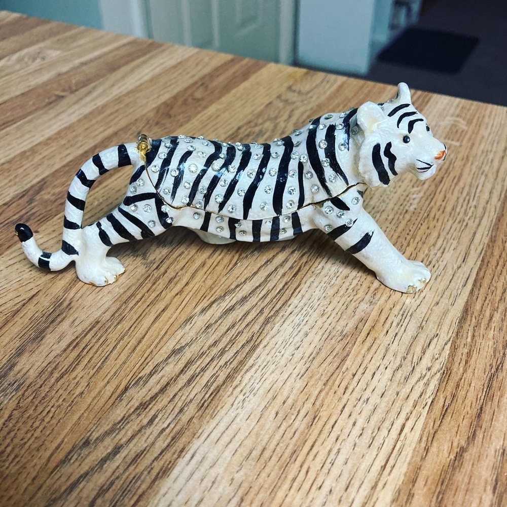 Jewelry holder
